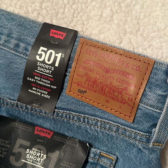 LEVI’ 501 Jean Shorts - Picture 3 of 4